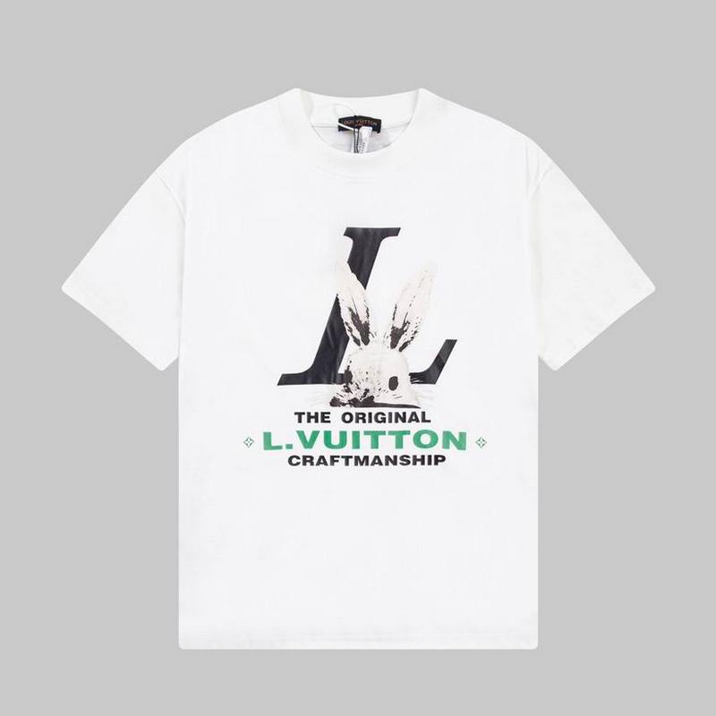 Louis Vuitton Men's T-shirts 44